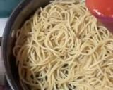 Foto del paso 3 de la receta: Frijoles negros con pollo empanizado y pasta roja