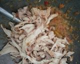 Foto langkah ke 3 dari resep Ayam suwir kemangi.