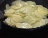 Foto del paso 2 de la receta: Huevos rotos con pimiento y jamón 