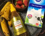 Gambar langkah 1 resipi Strawberry Banana Smoothies (Sihat).