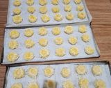 Foto langkah ke 5 dari resep Thumbprint Cookies.