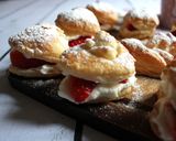 Foto del paso 3 de la receta: Suspiros de corazón de hojaldre rellenos de nata