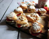 Foto del paso 2 de la receta: Suspiros de corazón de hojaldre rellenos de nata