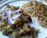 Foto del paso 10 de la receta: Fideos fritos con berenjenas doradas en salsa de naranja