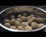 A picture of step 2 of Leftover upma suji balls.