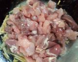 รูปขั้นตอนการทำที่ 2 ของ ผักไก่ใส่ขิง (สูตรไม่ใส่พริกและเห็ดหูหนู) #เลือกทำกินเอง