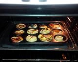 Foto del paso 4 de la receta: Tarta de manzana con rosas de hojaldre