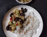 Foto langkah ke 4 dari resep Tumis Bunga Kol dan Jamur Kuping.