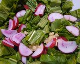 Foto del paso 3 de la receta: Ensalada de rabanitos con radicheta