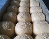 Foto langkah ke 3 dari resep Basic roti burger slider.