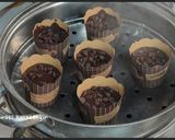 Foto langkah ke 7 dari resep Muffin Coklat Kukus.