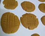 Foto del paso 5 de la receta: Galletitas de pasta de maní.👩🏼‍🍳😍