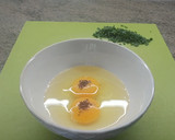 Foto del paso 1 de la receta: Tortilla francesa con cebollino