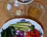 Foto langkah ke 1 dari resep Ayam Suwir Sambel Matah.