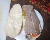 Foto del paso 3 de la receta: Bocadillo de bistec a la plancha con ensalada, aguacate y alioli