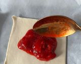Foto langkah ke 2 dari resep Strawberry Gallete ala Mama Asi / yLoVeA.