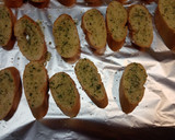 Foto del paso 4 de la receta: Pan de ajo con queso