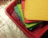 Foto langkah ke 5 dari resep Rainbow cake kukus with fruit.