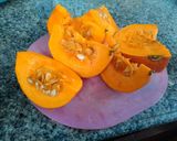 Foto langkah ke 1 dari resep homemade pumpkin puree.