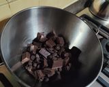 Une image de l'étape 1 de Mousse Chocolat Traditionnelle.
