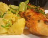 Foto del paso 4 de la receta: Pechuga de Pollo al Limón y orégano, con papas en crema de leche con ajo porro y pimienta roja