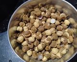 A picture of step 2 of Dry Murmura Bhel.