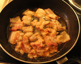 Foto del paso 13 de la receta: Poroteada panceteada y panes especiales para estos