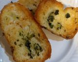 Foto del paso 3 de la receta: Pan de ajo (con pan comprado)