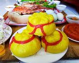 Hình bước làm 1 của món Mâm cúng Ông Địa Thần Tài có món tôm càng xanh luộc