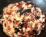 Foto del paso 3 de la receta: Espaguetis de arroz con salsa cremosa de jamón y ajo (picante)