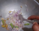 நெய் ரவா கிச்சடி (Nei rava khichadi recipe in tamil) ரெசிபி ஸ்டேப் 3 புகைப்படம்