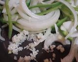 Foto del paso 3 de la receta: Pollo con salsa de champiñones 🍽