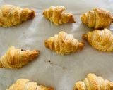 A picture of step 3 of Nutella croissant.