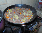 Foto del paso 2 de la receta: Cómete a México no a su gente(quesadillas fritas o empanadas)