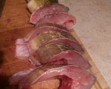 A picture of step 1 of Halászlé (Hungarian fisherman's soup).