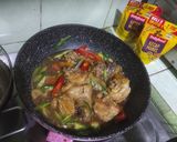 Foto langkah ke 5 dari resep Ayam Kecap Berkuah.