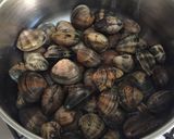 Foto del paso 4 de la receta: Espagueti con gulas y almejas