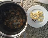 Foto del paso 1 de la receta: Espagueti con gulas y almejas