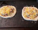 A picture of step 1 of Bacon Double cheeseburger pizza.