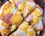 Hình bước làm 4 của món Pizza thịt băm xúc xích ngô ngọt
