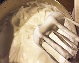 A picture of step 4 of Fluffy chiffon cake.