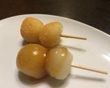 A picture of step 5 of Full moon dumplings .