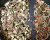 Foto del paso 2 de la receta: Wok de pollo con champiñones al roquefort