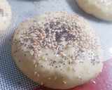 Foto del paso 7 de la receta: Mini pan de hamburguesa con semillas