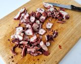 Foto del paso 5 de la receta: Guiso de garbanzos con rejos y tomate 🍲🍅🐙