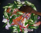 Foto langkah ke 5 dari resep Oseng Toge Tahu Kuning.