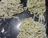 Foto langkah ke 4 dari resep Mie Hijau Homemade.