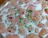 Foto del paso 1 de la receta: Delicias de pollo con rebozado crujiente , patatas y cherry.