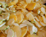 Foto del paso 2 de la receta: Tortilla de patatas, calabacín y guisantes