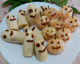 Foto del paso 3 de la receta: Fantasmas y calabazas (plátanos y mandarinas) Halloween